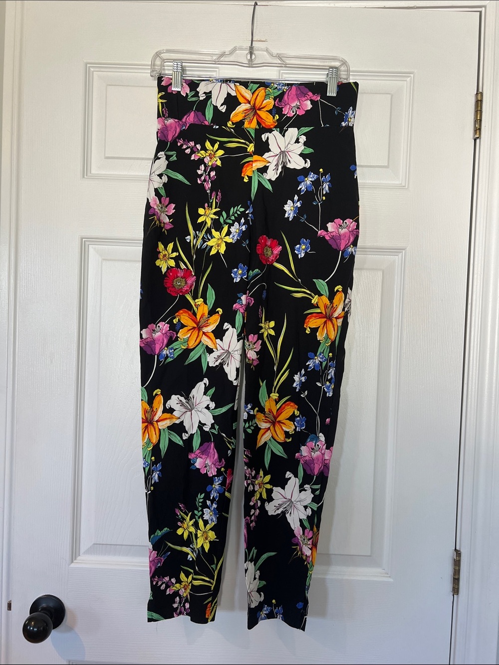 Frank Lyman Design Black Floral Print Pants